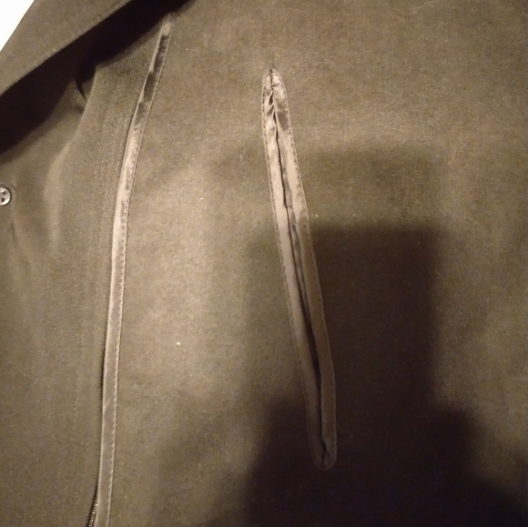 Coats - Picture 7 of 11